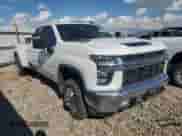 2021 Chevrolet Silverado 3500HD LT z VIN 1GC4YTEY4MF304820, wystawiony jako Copart lot #80626455 z przebiegiem 228 802 mil mil oraz Czysty tytuł • Clean title. Historia ofert i sprzedaży dostępna na DreamBid. Obrazek 4.