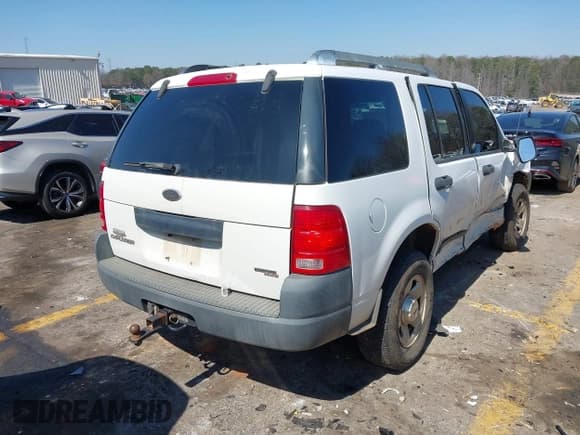 ✅ 2005 Ford Explorer XLS • VIN: 1FMZU62K15UA65982 • Lot: 41782001. Wystawiony na IAAI z przebiegiem 234 937 mil. Bezpłatny archiwum sprzedaży aukcyjnych z USA i szczegółowy raport historii pojazdu na DreamBid. Zdjęcie 4.