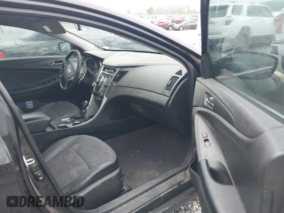 ✅ 2011 Hyundai Sonata Limited • VIN: 5NPEC4AC1BH124748 • Lot: 43351583. Listed on IAAI with 235,734 mi. Free auction sales archive from the USA and detailed vehicle history report at DreamBid. Image 5.