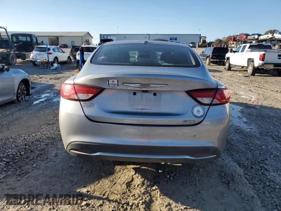 ✅ 2015 Chrysler 200 Limited • VIN: 1C3CCCAB8FN681336 • Lot: 90444955. Wystawiony na Copart z przebiegiem 242 538 mil. Bezpłatny archiwum sprzedaży aukcyjnych z USA i szczegółowy raport historii pojazdu na DreamBid. Zdjęcie 6.