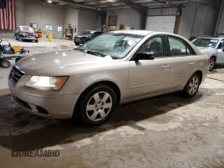 ✅ 2009 Hyundai Sonata GLS • VIN: 5NPET46C39H481206 • Лот: 84608344. Опубликован ранее на Copart с пробегом 153 431 миль. Бесплатный доступ к архиву аукционных продаж из США и подробный отчёт об истории автомобиля на DreamBid. Изображение 1.