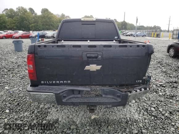 2007 Chevrolet Silverado 1500 LTZ z VIN 2GCEK13M671558499, wystawiony jako Copart lot #80894955 z przebiegiem 195 644 mil mil oraz Szkoda całkowita • Salvage title. Historia ofert i sprzedaży dostępna na DreamBid. Obrazek 6.