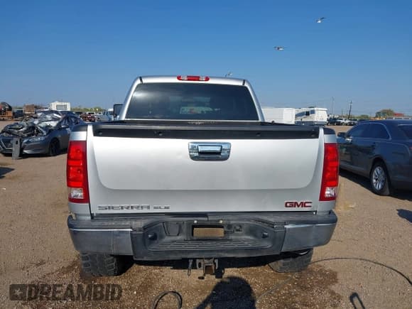 ✅ 2013 GMC Sierra 1500 SLE • VIN: 3GTP2VE77DG137675 • Лот: 43142745. Опубликован ранее на IAAI с пробегом 186 804 миль. Бесплатный доступ к архиву аукционных продаж из США и подробный отчёт об истории автомобиля на DreamBid. Изображение 17.