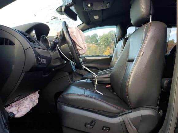 ✅ 2018 Dodge Grand Caravan GT • VIN: 2C4RDGEG4JR318740 • Lot: 84622135. Wystawiony na Copart z przebiegiem 118 150 mil. Bezpłatny archiwum sprzedaży aukcyjnych z USA i szczegółowy raport historii pojazdu na DreamBid. Zdjęcie 7.