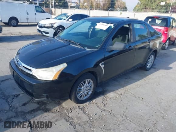 ✅ 2009 Ford Focus SE • VIN: 1FAHP35N19W112715 • Lot: 43898404. Wystawiony na IAAI z przebiegiem 126 910 mil. Bezpłatny archiwum sprzedaży aukcyjnych z USA i szczegółowy raport historii pojazdu na DreamBid. Zdjęcie 2.