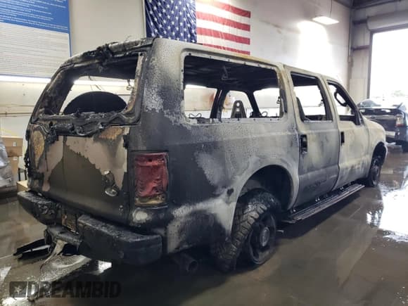 ✅ 2004 Ford Excursion Limited • VIN: 1FMSU43P94ED34013 • Lot: 79034774. Wystawiony na Copart z przebiegiem Nie podano. Bezpłatny archiwum sprzedaży aukcyjnych z USA i szczegółowy raport historii pojazdu na DreamBid. Zdjęcie 3.