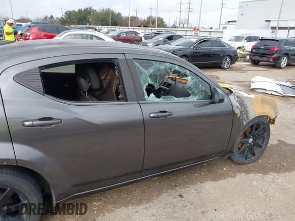 ✅ 2014 Dodge Avenger SE • VIN: 1C3CDZAG0EN224241 • Лот: 41524163. Опубликован ранее на IAAI с пробегом Не указан. Бесплатный доступ к архиву аукционных продаж из США и подробный отчёт об истории автомобиля на DreamBid. Изображение 14.