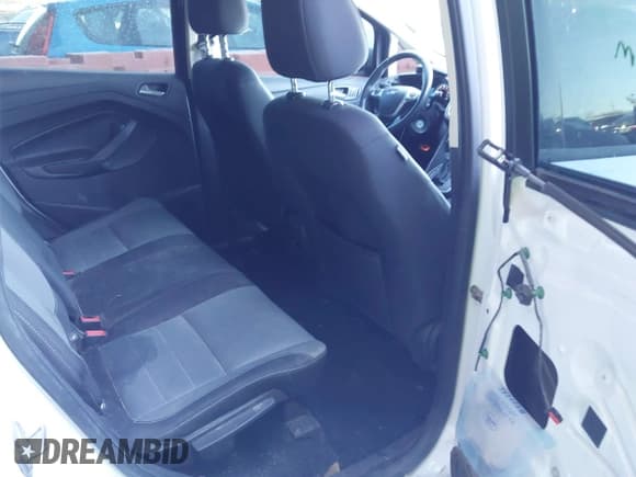 ✅ 2016 Ford C-Max SE • VIN: 1FADP5AU5GL109919 • Lot: 41602524. Wystawiony na IAAI z przebiegiem 206 198 mil. Bezpłatny archiwum sprzedaży aukcyjnych z USA i szczegółowy raport historii pojazdu na DreamBid. Zdjęcie 8.