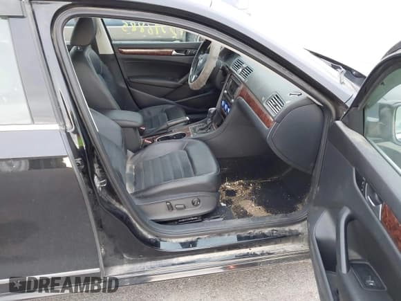 ✅ 2013 Volkswagen Passat SEL Premium • VIN: 1VWCN7A33DC021409 • Lot: 43546885. Listed on IAAI with 255,918 mi. Free auction sales archive from the USA and detailed vehicle history report at DreamBid. Image 5.