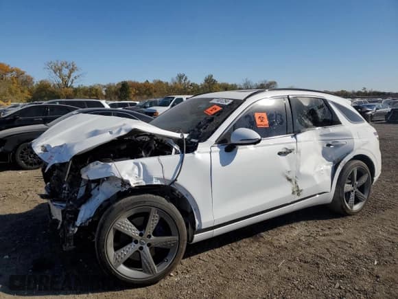 ✅ 2022 Genesis GV70 Sport • VIN: KMUMCDTC3NU015045 • Lot: 77481254. Wystawiony na Copart z przebiegiem Nie podano. Bezpłatny archiwum sprzedaży aukcyjnych z USA i szczegółowy raport historii pojazdu na DreamBid. Zdjęcie 1.