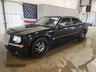 ✅ 2006 Chrysler 300 C • VIN: 2C3LA63H86H408169 • Lot: 71293415. Wystawiony na Copart z przebiegiem 104 602 mil. Bezpłatny archiwum sprzedaży aukcyjnych z USA i szczegółowy raport historii pojazdu na DreamBid. Zdjęcie 1.