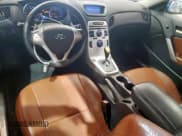 ✅ 2010 Hyundai Genesis Coupe • VIN: KMHHU6KH4AU010226 • Lot: 67745725. Wystawiony na Copart z przebiegiem 129 469 mil. Bezpłatny archiwum sprzedaży aukcyjnych z USA i szczegółowy raport historii pojazdu na DreamBid. Zdjęcie 8.