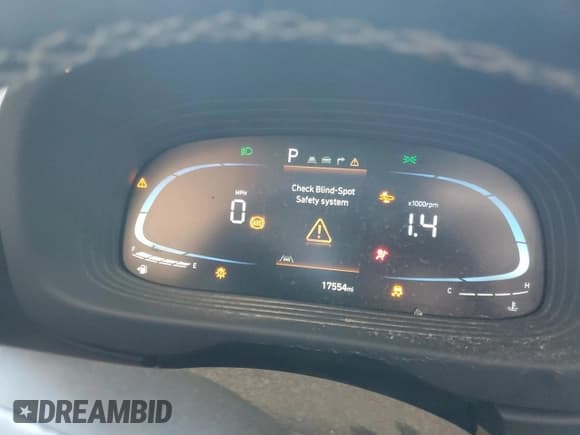 ✅ 2023 Hyundai Venue Limited • VIN: KMHRC8A32PU238419 • Lot: 81310734. Listed on Copart with 17,554 mi. Free auction sales archive from the USA and detailed vehicle history report at DreamBid. Image 9.