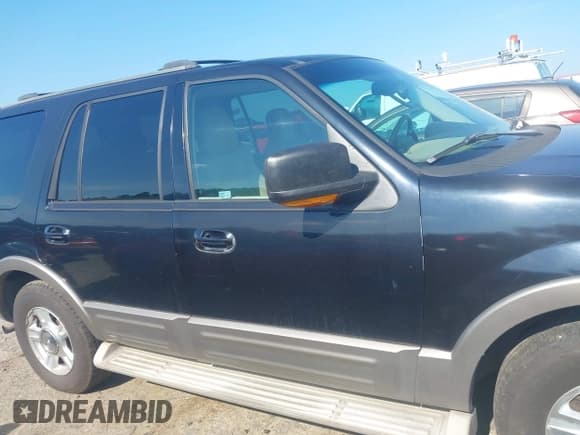 ✅ 2004 Ford Expedition Eddie Bauer • VIN: 1FMEU17W64LA87817 • Lot: 42623283. Listed on IAAI with 453,883 mi. Free auction sales archive from the USA and detailed vehicle history report at DreamBid. Image 13.