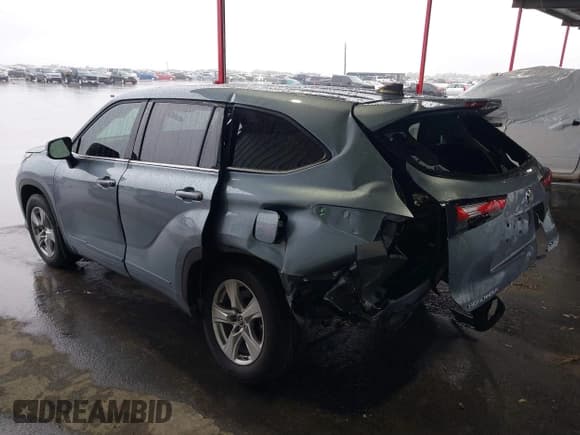 ✅ 2022 Toyota Highlander LE • VIN: 5TDZZRAH2NS135247 • Lot: 41893664. Listed on IAAI with 37,875 mi. Free auction sales archive from the USA and detailed vehicle history report at DreamBid. Image 3.