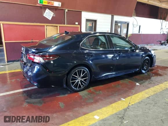2021 Toyota Camry SE с VIN 4T1G11BK0MU032697, выставлен на аукционе Copart как лот 68726725 с пробегом 112 425 миль миль и Чистый • Clean title. История ставок и продаж доступна на DreamBid. Изображение 3.