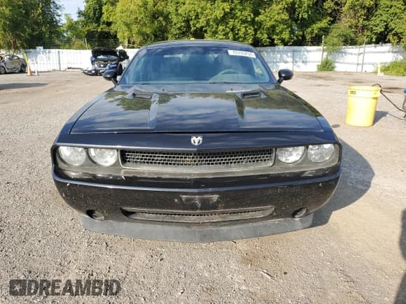 ✅ 2009 Dodge Challenger SE • VIN: 2B3LJ44V69H515716 • Lot: 70335234. Wystawiony na Copart z przebiegiem 255 192 mil. Bezpłatny archiwum sprzedaży aukcyjnych z USA i szczegółowy raport historii pojazdu na DreamBid. Zdjęcie 5.