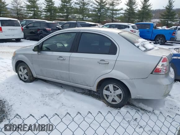 ✅ 2009 Chevrolet Aveo 1LT • VIN: KL1TD56E59B367549 • Lot: 41297308. Wystawiony na IAAI z przebiegiem 104 562 mil. Bezpłatny archiwum sprzedaży aukcyjnych z USA i szczegółowy raport historii pojazdu na DreamBid. Zdjęcie 3.