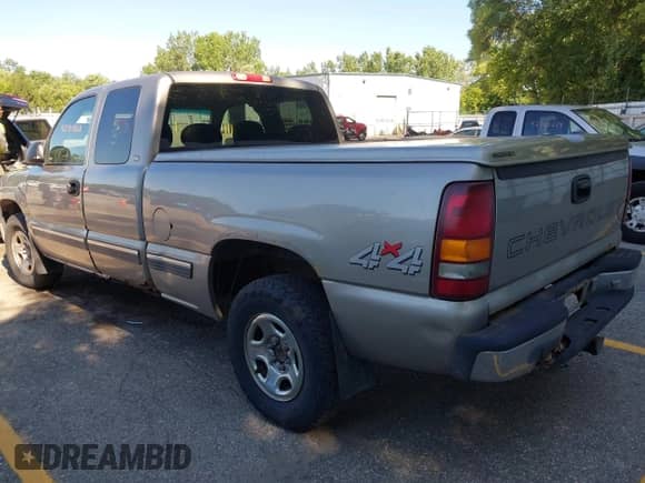 ✅ 2000 Chevrolet Silverado 1500 LS • VIN: 2GCEK19V2Y1186595 • Lot: 42780868. Wystawiony na IAAI z przebiegiem 220 024 mil mil. Skorzystaj z bezpłatnego archiwum sprzedaży aukcyjnych z USA i zobacz szczegółowy raport historii pojazdu na DreamBid. Zdjęcie 3.