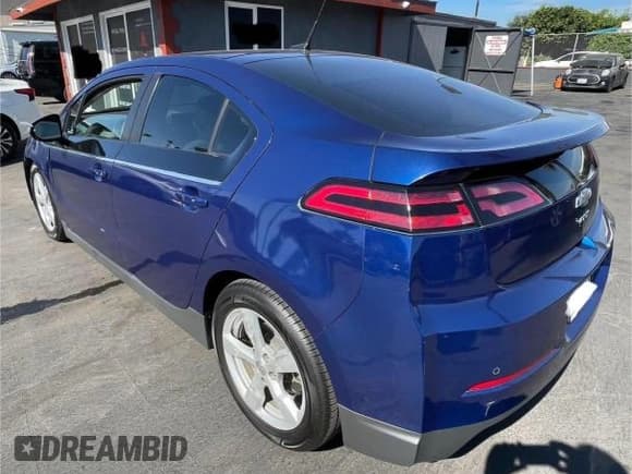 ✅ 2013 Chevrolet Volt • VIN: 1G1RE6E48DU148766 • Lot: 88367435. Wystawiony na Copart z przebiegiem 205 322 mil. Bezpłatny archiwum sprzedaży aukcyjnych z USA i szczegółowy raport historii pojazdu na DreamBid. Zdjęcie 3.