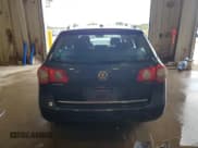 ✅ 2007 Volkswagen Passat 2.0T • VIN: WVWTK73CX7E003572 • Лот: 64676075. Опубликован ранее на Copart с пробегом 154 770 миль. Бесплатный доступ к архиву аукционных продаж из США и подробный отчёт об истории автомобиля на DreamBid. Изображение 6.