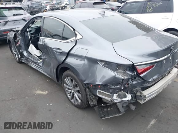 ✅ 2019 Lexus ES 350 • VIN: 58ABZ1B1XKU043495 • Lot: 42448372. Listed on IAAI with Not provided. Free auction sales archive from the USA and detailed vehicle history report at DreamBid. Image 3.