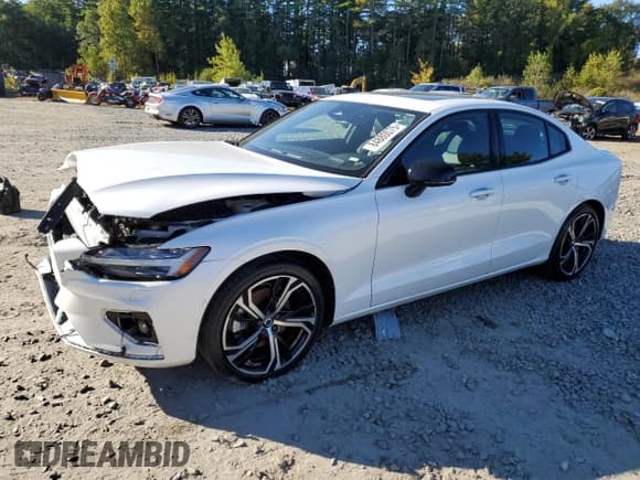 ✅ 2024 Volvo S60 Plus Dark Theme • VIN: 7JRL12FL3RG280977 • Lot: 84880075. Listed on Copart with 41,594 mi. Free auction sales archive from the USA and detailed vehicle history report at DreamBid. Image 1.