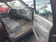 ✅ 1997 GMC Yukon • VIN: 1GKEK13R0VJ755574 • Lot: 41158932. Wystawiony na IAAI z przebiegiem 212 668 mil. Bezpłatny archiwum sprzedaży aukcyjnych z USA i szczegółowy raport historii pojazdu na DreamBid. Zdjęcie 5.