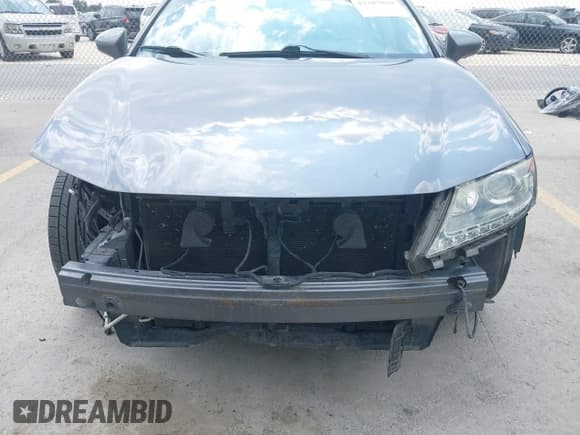 ✅ 2015 Lexus ES 330 • VIN: JTHBK1GG7F2171352 • Lot: 43187569. Listed on IAAI with 187,605 mi. Free auction sales archive from the USA and detailed vehicle history report at DreamBid. Image 6.