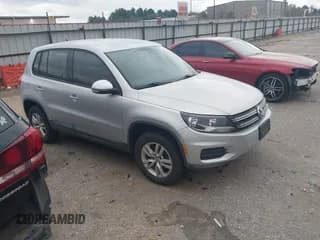 ✅ 2013 Volkswagen Tiguan S • VIN: WVGAV3AX5DW621767 • Lot: 43786837. Wystawiony na IAAI z przebiegiem 117 114 mil. Bezpłatny archiwum sprzedaży aukcyjnych z USA i szczegółowy raport historii pojazdu na DreamBid. Zdjęcie 1.