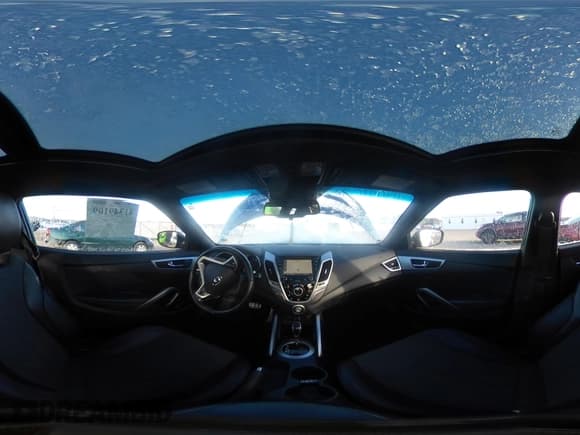 ✅ 2016 Hyundai Veloster • VIN: KMHTC6AD8GU261710 • Lot: 41349109. Wystawiony na IAAI z przebiegiem 96 750 mil. Bezpłatny archiwum sprzedaży aukcyjnych z USA i szczegółowy raport historii pojazdu na DreamBid. Zdjęcie 18.