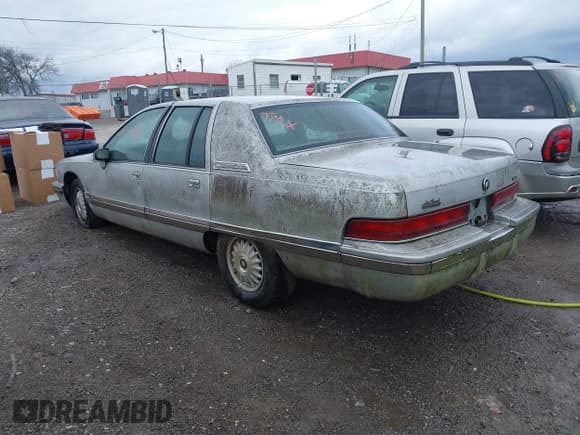 ✅ 1992 Buick Roadmaster • VIN: 1G4BN5376NR440691 • Лот: 41832022. Опубликован ранее на IAAI с пробегом 120 901 миль. Бесплатный доступ к архиву аукционных продаж из США и подробный отчёт об истории автомобиля на DreamBid. Изображение 3.