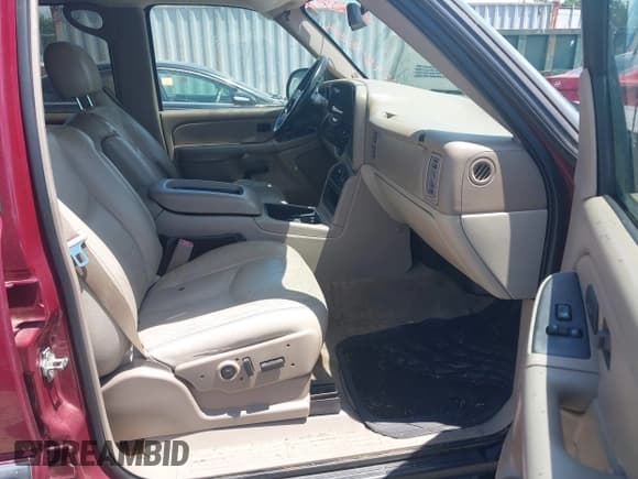 ✅ 2004 GMC Yukon SLT • VIN: 1GKEC13Z04R236425 • Lot: 42487534. Wystawiony na IAAI z przebiegiem 285 094 mil. Bezpłatny archiwum sprzedaży aukcyjnych z USA i szczegółowy raport historii pojazdu na DreamBid. Zdjęcie 5.