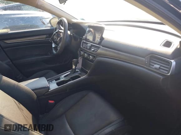 ✅ 2018 Honda Accord LX • VIN: 1HGCV1F10JA263381 • Лот: 43272326. Опубликован ранее на IAAI с пробегом 80 261 миль. Бесплатный доступ к архиву аукционных продаж из США и подробный отчёт об истории автомобиля на DreamBid. Изображение 5.