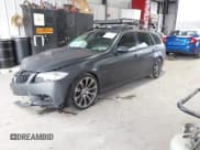 ✅ 2007 BMW 3 Series 328xi • VIN: WBAVT73577FV29057 • Лот: 41177937. Опубликован ранее на IAAI с пробегом 143 897 миль. Бесплатный доступ к архиву аукционных продаж из США и подробный отчёт об истории автомобиля на DreamBid. Изображение 2.