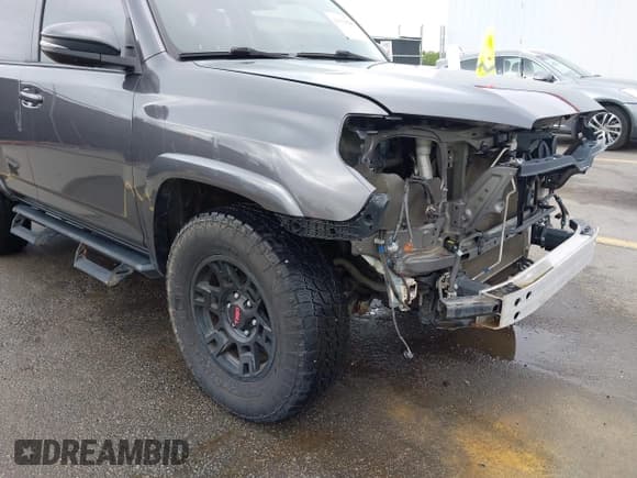 ✅ 2019 Toyota 4Runner SR5 • VIN: JTEBU5JR2K5681318 • Лот: 41929869. Опубликован ранее на IAAI с пробегом 117 143 миль. Бесплатный доступ к архиву аукционных продаж из США и подробный отчёт об истории автомобиля на DreamBid. Изображение 19.