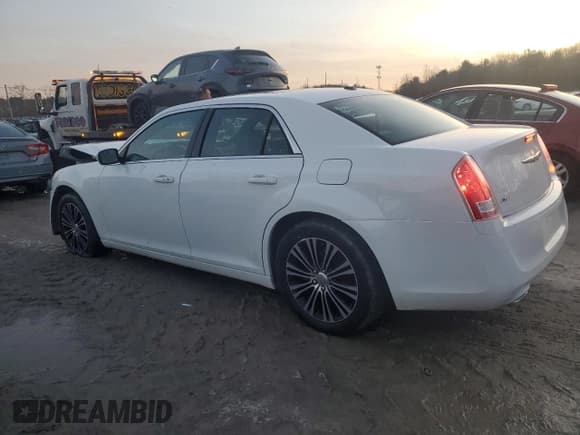 ✅ 2013 Chrysler 300 S • VIN: 2C3CCAGG3DH703840 • Lot: 86823774. Listed on Copart with 162,522 mi. Free auction sales archive from the USA and detailed vehicle history report at DreamBid. Image 2.