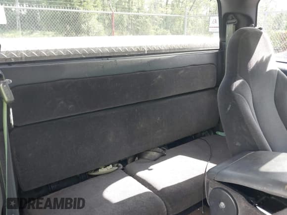 ✅ 2000 Dodge Dakota • VIN: 1B7GL22X3YS523895 • Lot: 42247540. Wystawiony na IAAI z przebiegiem 159 138 mil. Bezpłatny archiwum sprzedaży aukcyjnych z USA i szczegółowy raport historii pojazdu na DreamBid. Zdjęcie 8.