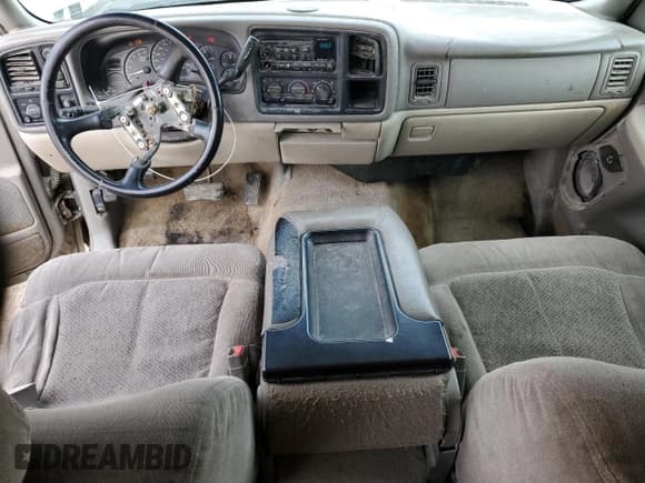 ✅ 2002 Chevrolet Tahoe LS • VIN: 1GNEK13V92R266524 • Lot: 47136495. Listed on Copart with 320,280 mi. Free auction sales archive from the USA and detailed vehicle history report at DreamBid. Image 8.