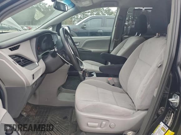 ✅ 2016 Toyota Sienna LE • VIN: 5TDKK3DC2GS756400 • Lot: 95571635. Listed on Copart with 67,030 mi. Free auction sales archive from the USA and detailed vehicle history report at DreamBid. Image 9.