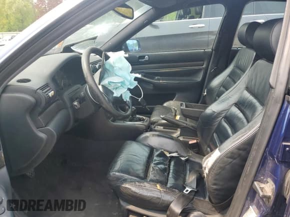 ✅ 2001 Audi S4 • VIN: WAURD68D31A140140 • Lot: 58887165. Wystawiony na Copart z przebiegiem Nie podano. Bezpłatny archiwum sprzedaży aukcyjnych z USA i szczegółowy raport historii pojazdu na DreamBid. Zdjęcie 7.