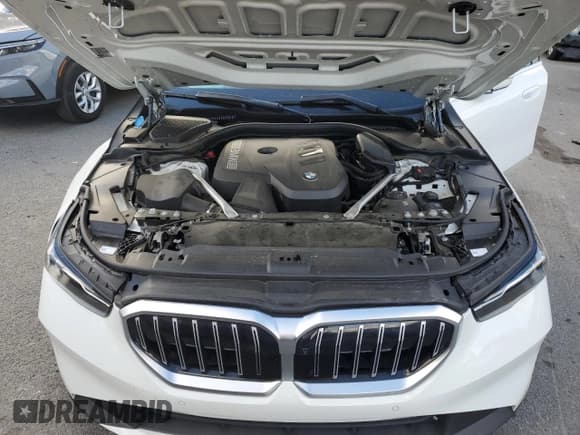 ✅ 2024 BMW 5 Series 530i xDrive • VIN: WBA53FJ09RCP70902 • Lot: 91128875. Wystawiony na Copart z przebiegiem Nie podano. Bezpłatny archiwum sprzedaży aukcyjnych z USA i szczegółowy raport historii pojazdu na DreamBid. Zdjęcie 11.