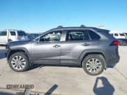 ✅ 2024 Toyota RAV4 XLE Premium • VIN: 2T3C1RFV5RC298640 • Lot: 43519245. Wystawiony na IAAI z przebiegiem 31 001 mil. Bezpłatny archiwum sprzedaży aukcyjnych z USA i szczegółowy raport historii pojazdu na DreamBid. Zdjęcie 15.