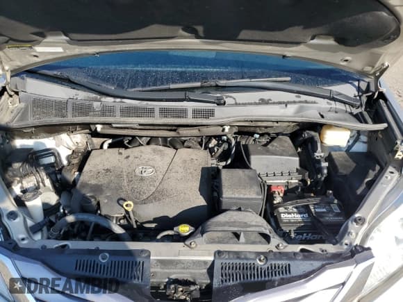 ✅ 2017 Toyota Sienna XLE • VIN: 5TDDZ3DCXHS158304 • Lot: 80847095. Listed on Copart with 124,463 mi. Free auction sales archive from the USA and detailed vehicle history report at DreamBid. Image 12.