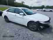 2024 Hyundai Elantra SEL z VIN KMHLM4DG9RU680840, wystawiony jako Copart lot #69843865 z przebiegiem 25 282 mil mil oraz Szkoda całkowita • Salvage title. Historia ofert i sprzedaży dostępna na DreamBid. Obrazek 4.