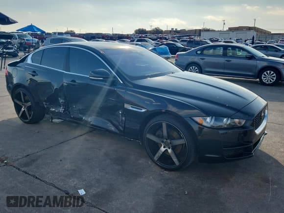 ✅ 2017 Jaguar XE 25t Prestige • VIN: SAJAE4BGXHA966645 • Lot: 89921285. Wystawiony na Copart z przebiegiem 101 644 mil. Bezpłatny archiwum sprzedaży aukcyjnych z USA i szczegółowy raport historii pojazdu na DreamBid. Zdjęcie 4.