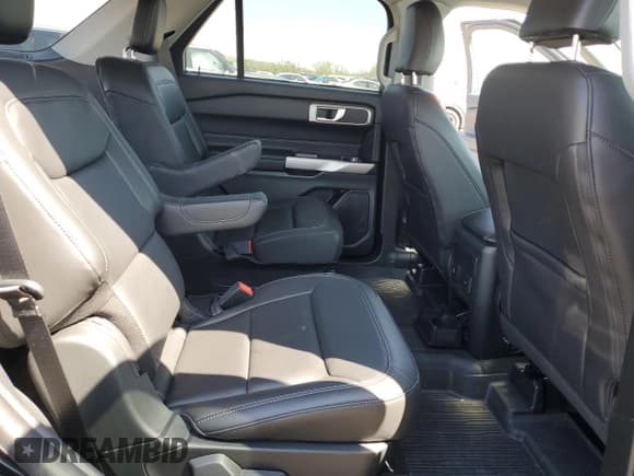 ✅ 2023 Ford Explorer XLT • VIN: 1FMSK8DH5PGC11015 • Lot: 53669395. Wystawiony na Copart z przebiegiem 11 790 mil. Bezpłatny archiwum sprzedaży aukcyjnych z USA i szczegółowy raport historii pojazdu na DreamBid. Zdjęcie 10.