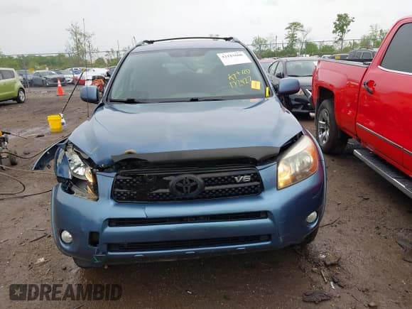 ✅ 2008 Toyota RAV4 Sport • VIN: JTMBK32V685068525 • Lot: 42183608. Listed on IAAI with 172,927 mi. Free auction sales archive from the USA and detailed vehicle history report at DreamBid. Image 12.