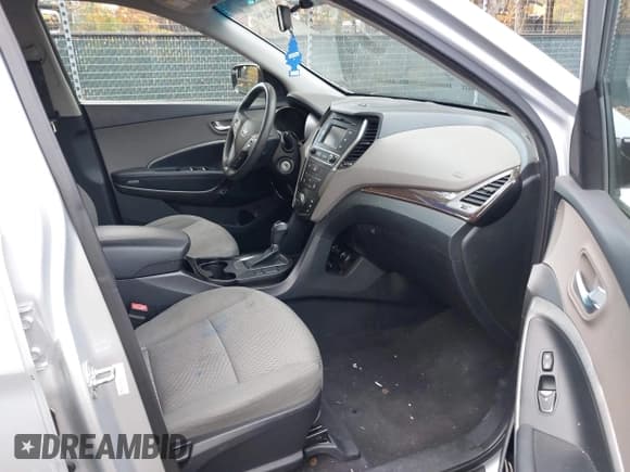 ✅ 2018 Hyundai Santa Fe 2.4L • VIN: 5XYZT3LB1JG572364 • Лот: 43632295. Опубликован ранее на IAAI с пробегом 118 241 миль. Бесплатный доступ к архиву аукционных продаж из США и подробный отчёт об истории автомобиля на DreamBid. Изображение 5.