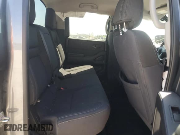 ✅ 2023 Nissan Frontier SV • VIN: 1N6ED1EJ9PN662851 • Lot: 52243205. Wystawiony na Copart z przebiegiem 48 708 mil. Bezpłatny archiwum sprzedaży aukcyjnych z USA i szczegółowy raport historii pojazdu na DreamBid. Zdjęcie 11.